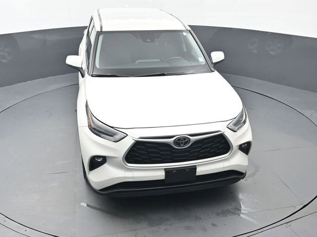 Certified 2021 Toyota Highlander LE image 47