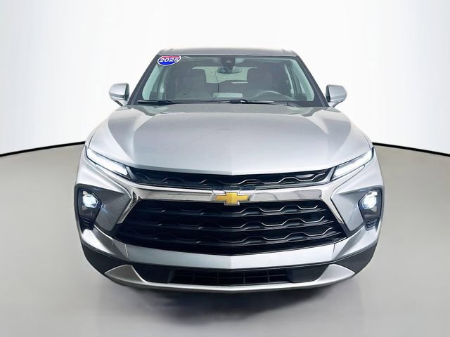 Used 2025 Chevrolet Blazer LT image 2