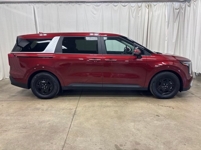 Used 2025 Kia Carnival FWD image 2