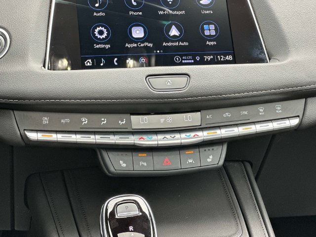 Certified 2023 Cadillac XT4 Luxury w/ Cold Weather Package AWD/4WD image 5