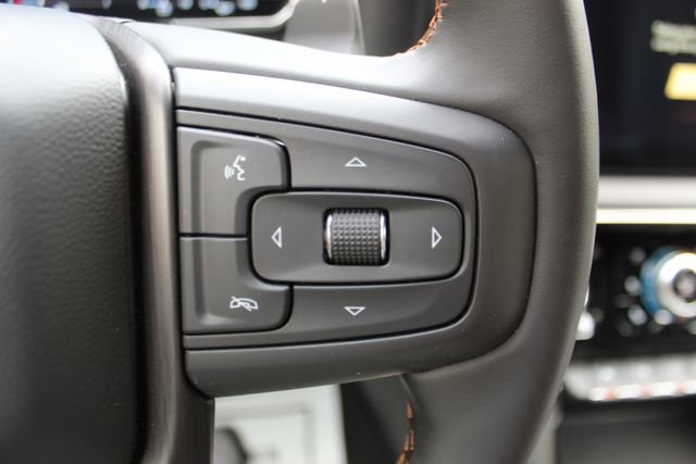 Used 2025 GMC Sierra 1500 AT4 w/ AT4 Premium Package AWD/4WD image 18