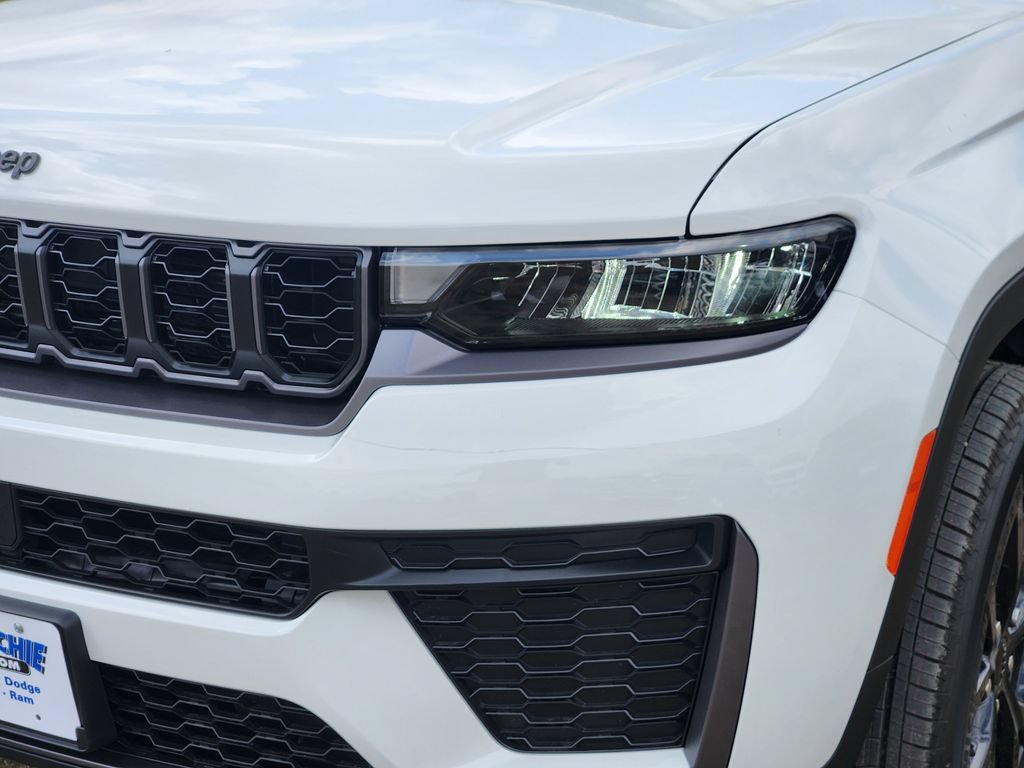 New 2026 Jeep Grand Cherokee Altitude RWD image 5