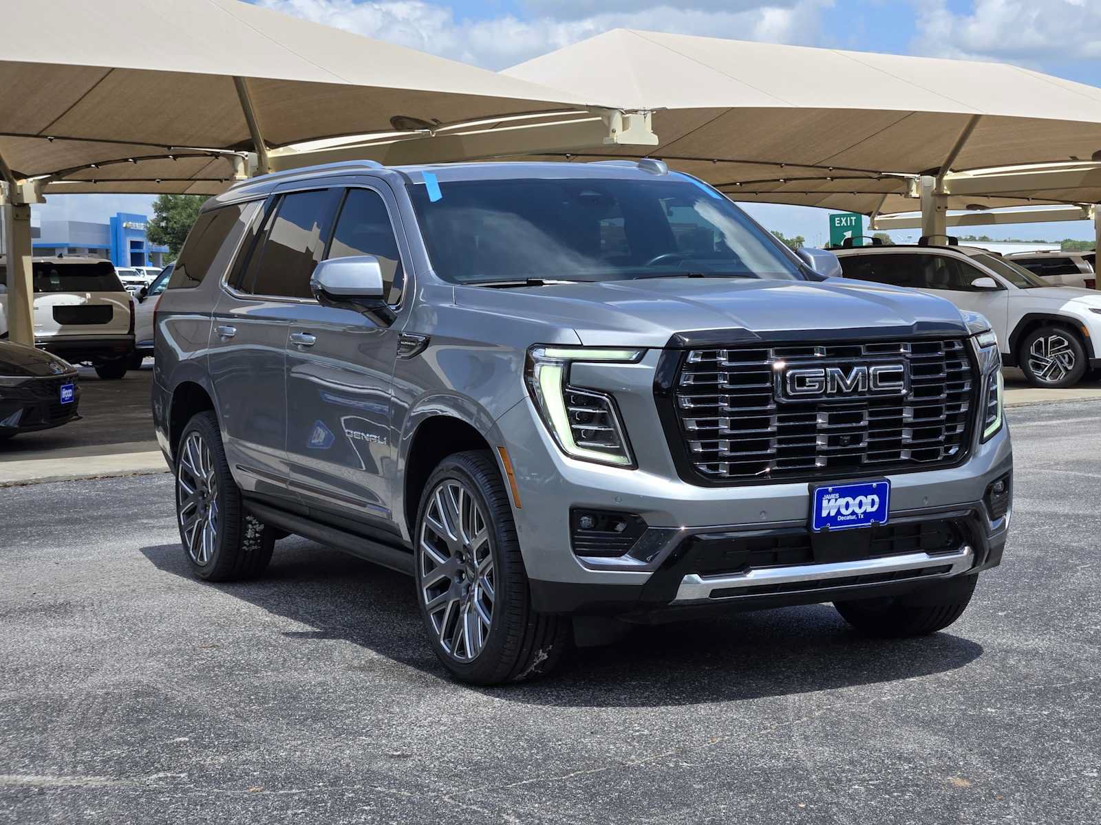 Certified 2025 GMC Yukon Denali Ultimate AWD/4WD image 2