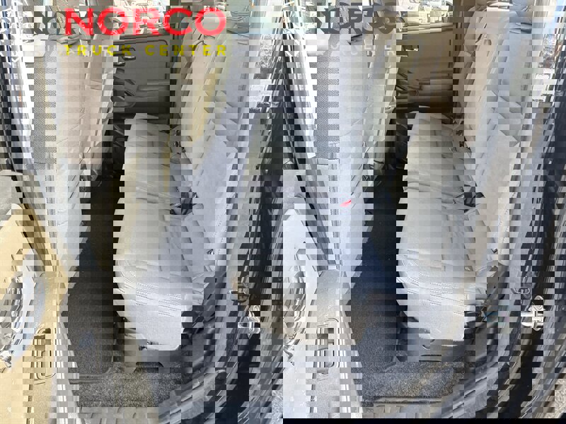 Used 2022 Nissan Frontier SV image 15