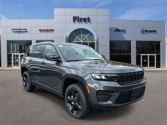 New 2025 Jeep Grand Cherokee Laredo