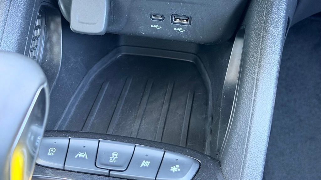 Used 2024 Chevrolet TrailBlazer LT w/ LT Cold Weather Package FWD image 22