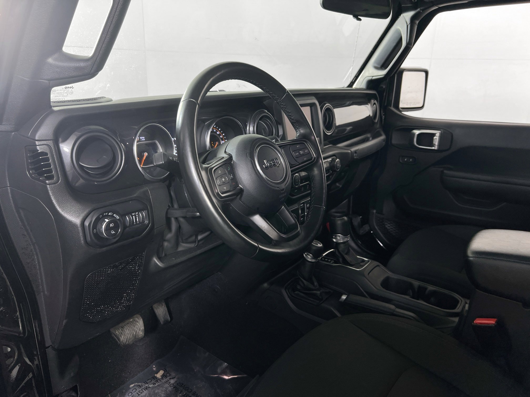 Used 2022 Jeep Gladiator Sport image 9