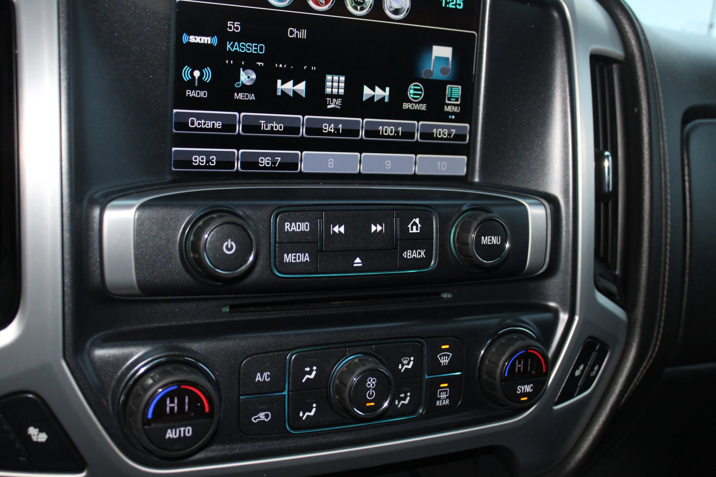 Used 2017 GMC Sierra 1500 SLE w/ SLE Value Package image 29