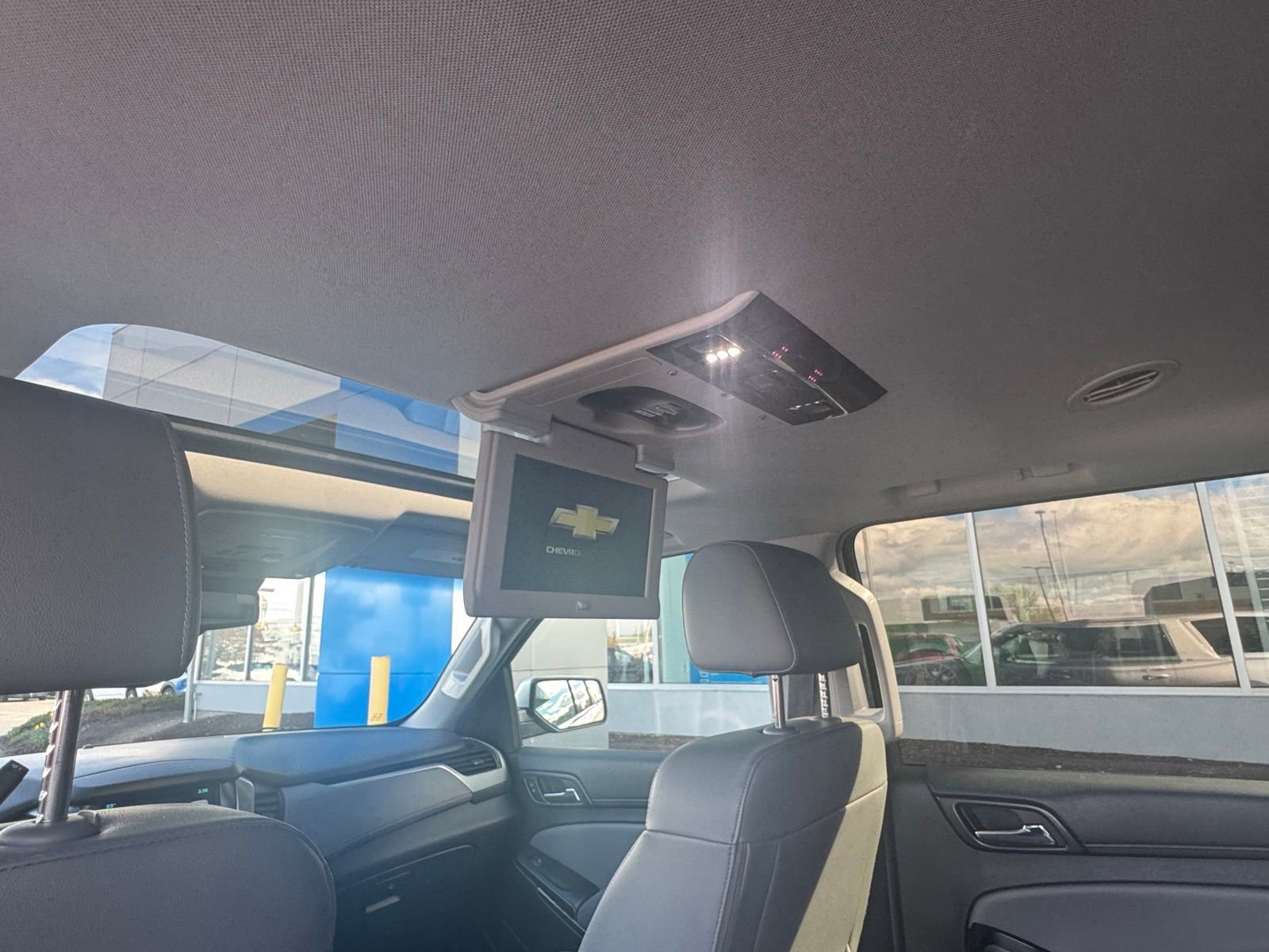 Used 2018 Chevrolet Suburban LT image 31