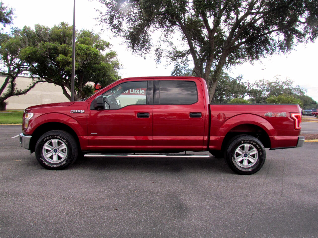Used 2016 Ford F150 XLT w/ Trailer Tow Package image 6
