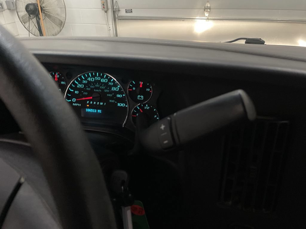 Used 2017 GMC Savana 2500 RWD image 9
