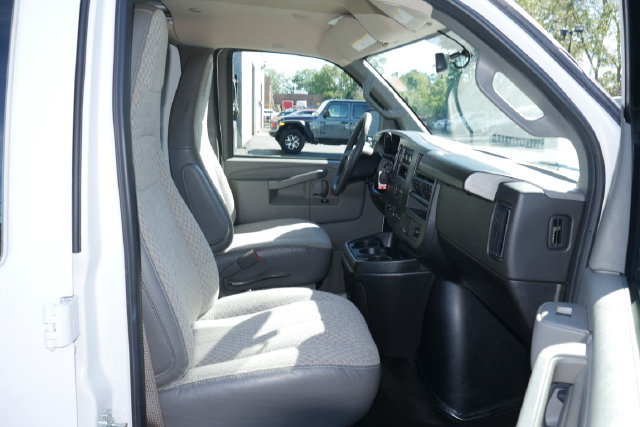 Used 2025 Chevrolet Express 2500 w/ Driver Convenience Package RWD image 13