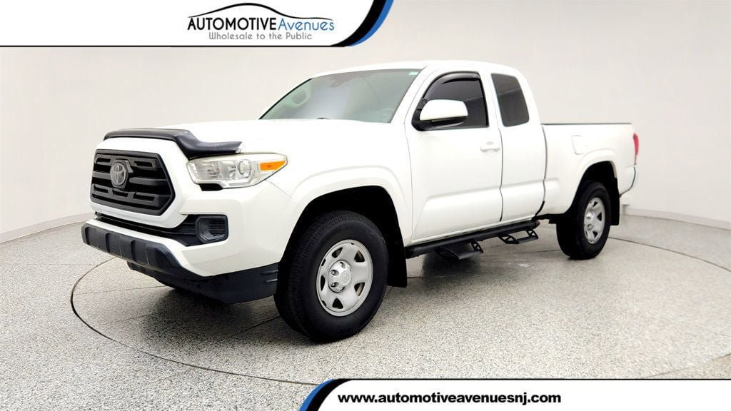 Used 2018 Toyota Tacoma SR RWD image 1
