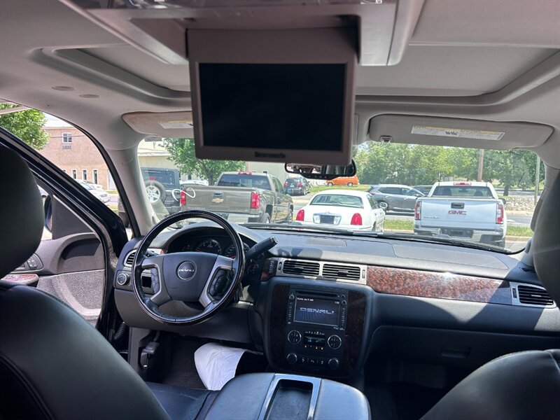Used 2013 GMC Yukon Denali AWD/4WD image 14
