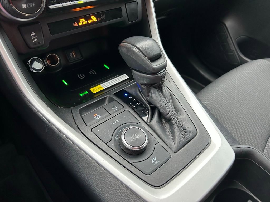 Used 2024 Toyota RAV4 AWD Hybrid image 27
