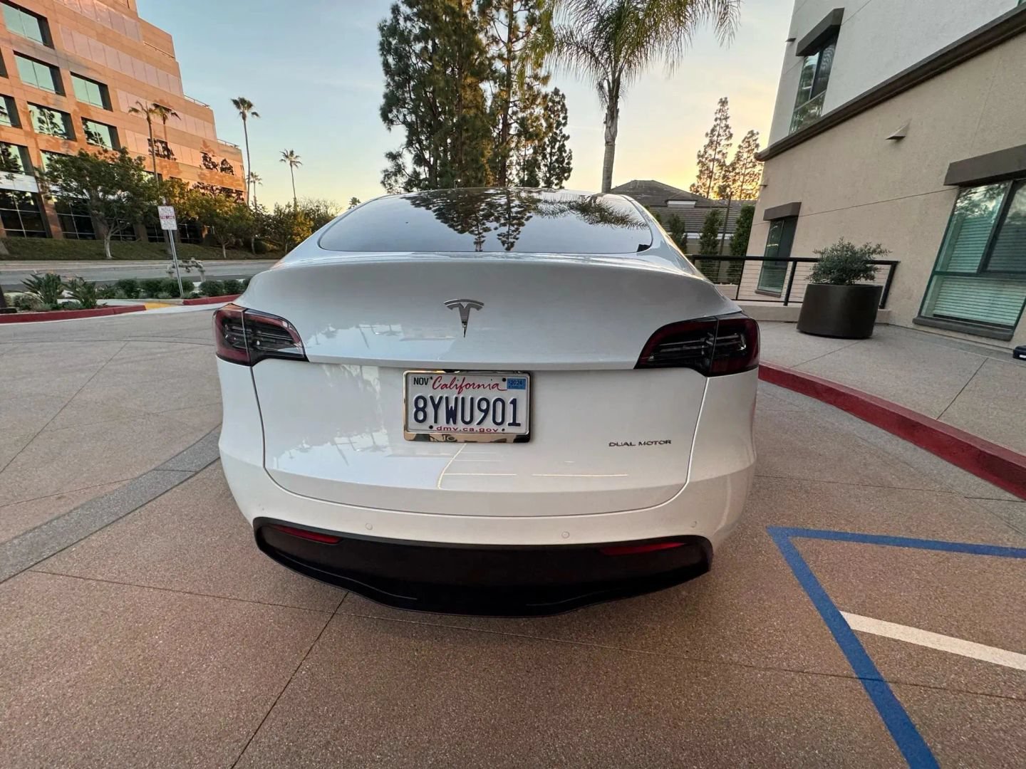 Used 2022 Tesla Model Y Performance AWD/4WD image 9