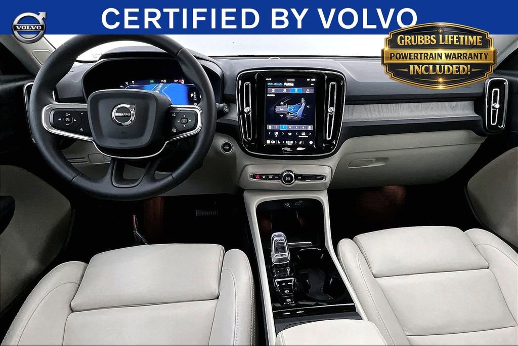 Used 2024 Volvo XC40 B5 Plus AWD/4WD image 18