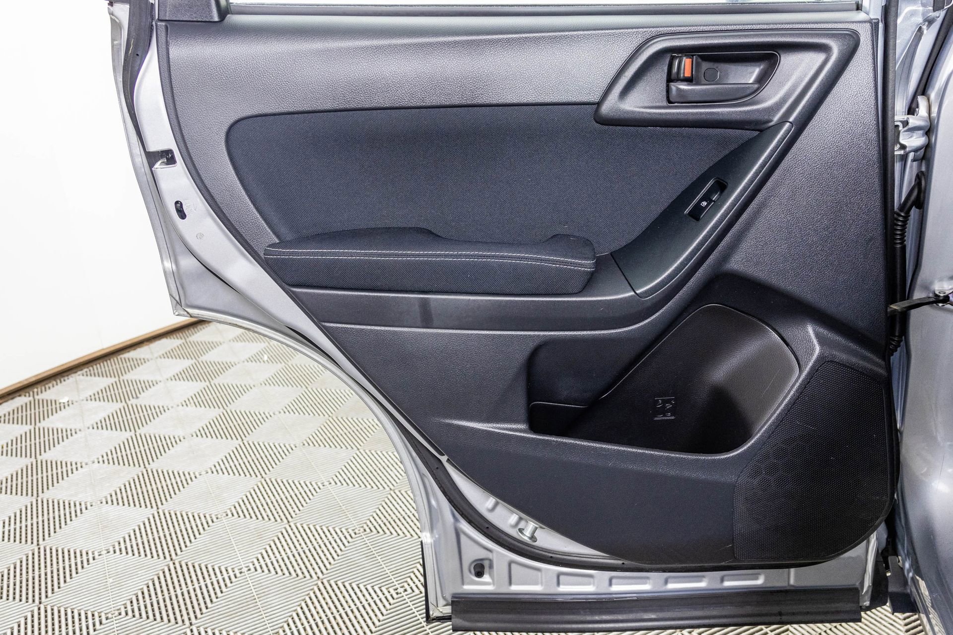 Used 2015 Subaru Forester 2.5i w/ Alloy Wheel Package image 35