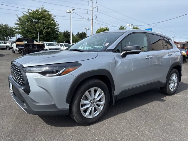Used 2025 Toyota Corolla Cross LE AWD/4WD video 1