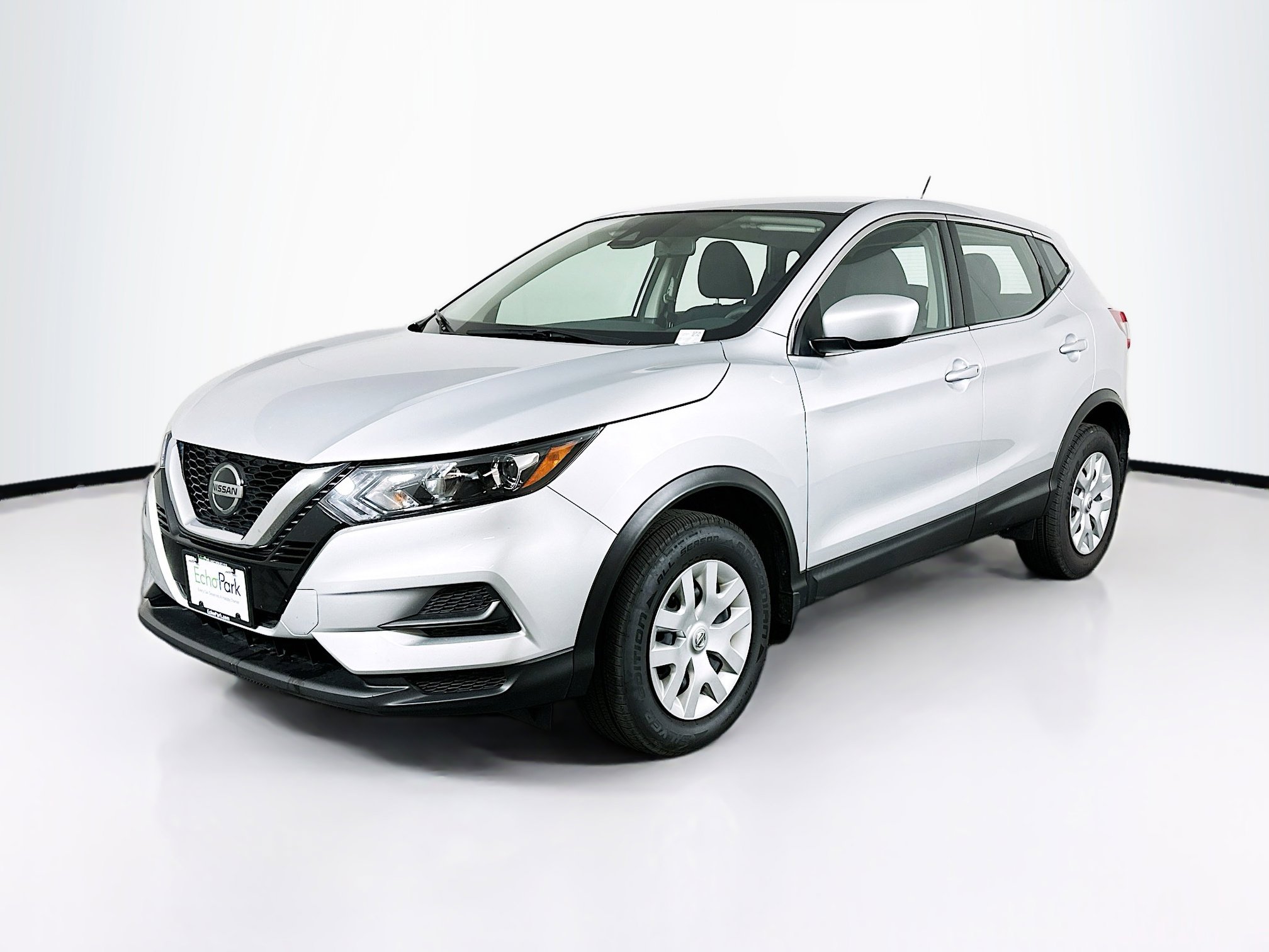 Used 2020 Nissan Rogue Sport S image 3