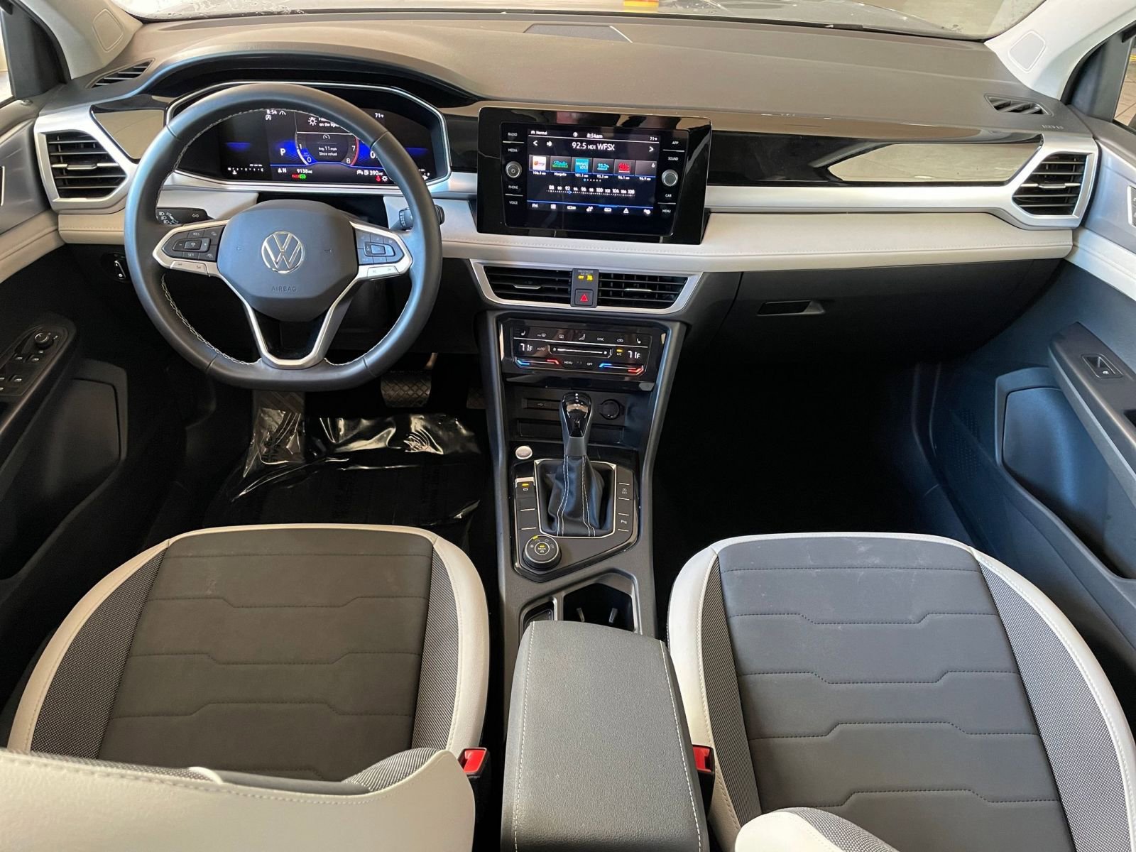 Used 2025 Volkswagen Taos SE image 42