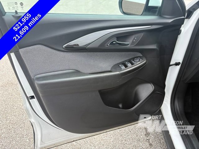 Used 2023 Chevrolet TrailBlazer LT w/ Convenience Package AWD/4WD image 10