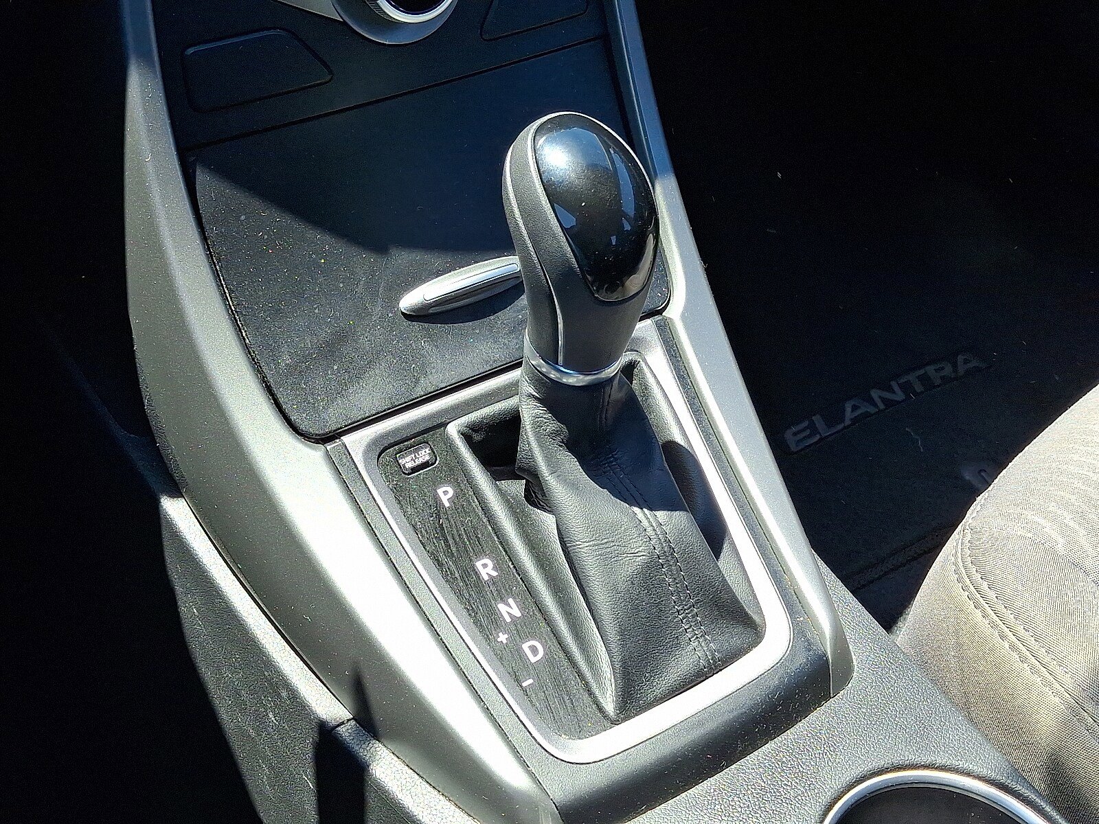 Used 2016 Hyundai Elantra SE FWD image 16
