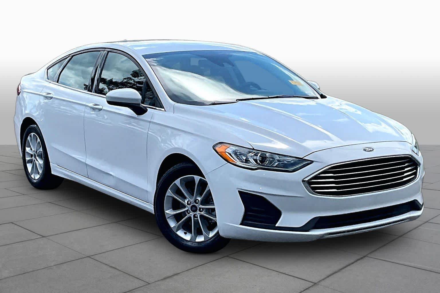 Used 2020 Ford Fusion SE FWD image 3