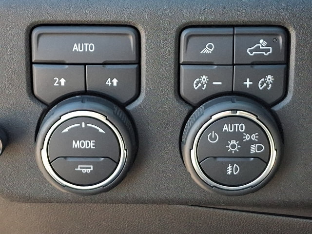 Used 2022 Chevrolet Silverado 1500 LTZ w/ LTZ Convenience Package II AWD/4WD image 9