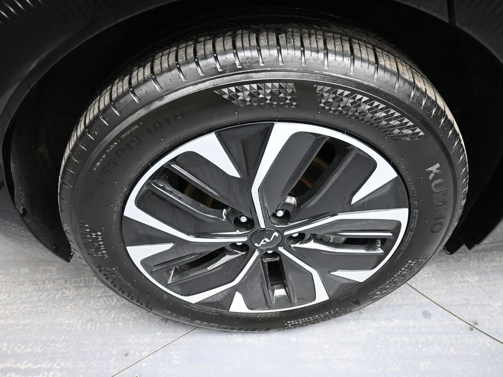 Used 2024 Kia EV6 Wind w/ Wind Technology Package image 12