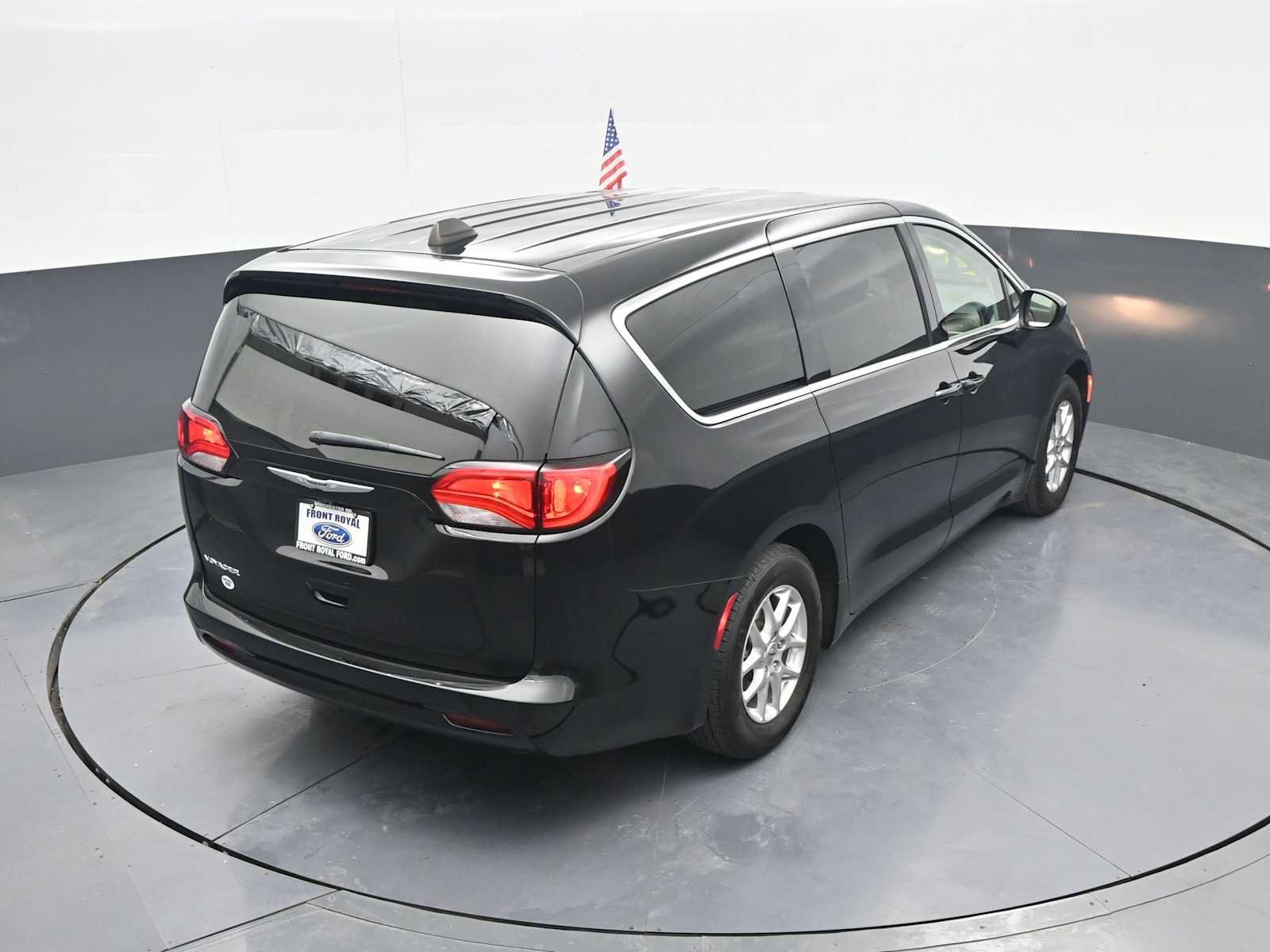 Used 2024 Chrysler Voyager LX FWD image 33
