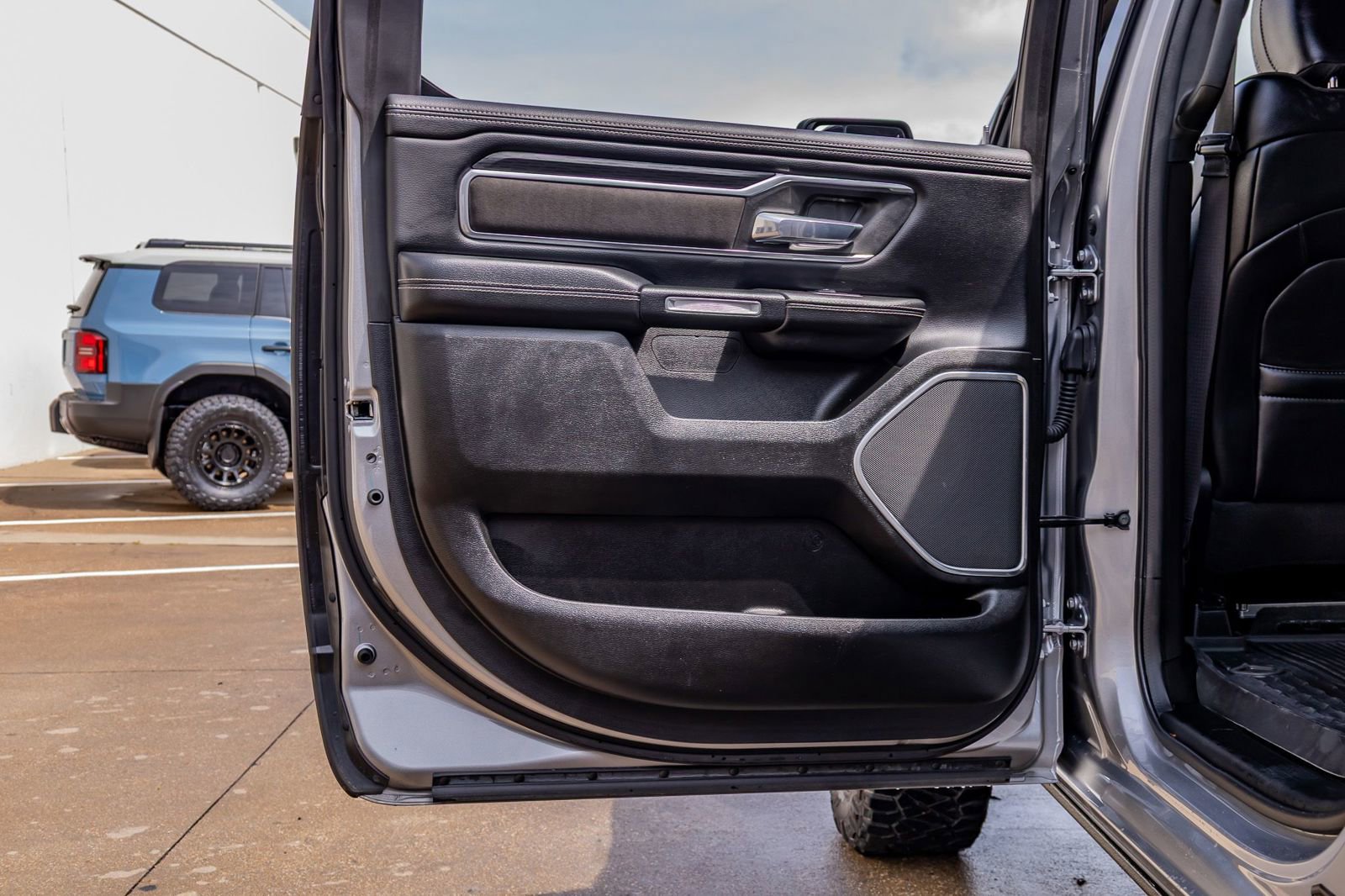 Used 2023 RAM 1500 Laramie AWD/4WD image 36
