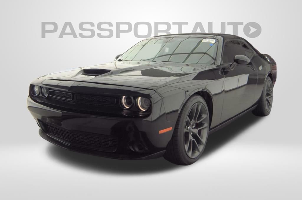 Used 2023 Dodge Challenger GT image 1