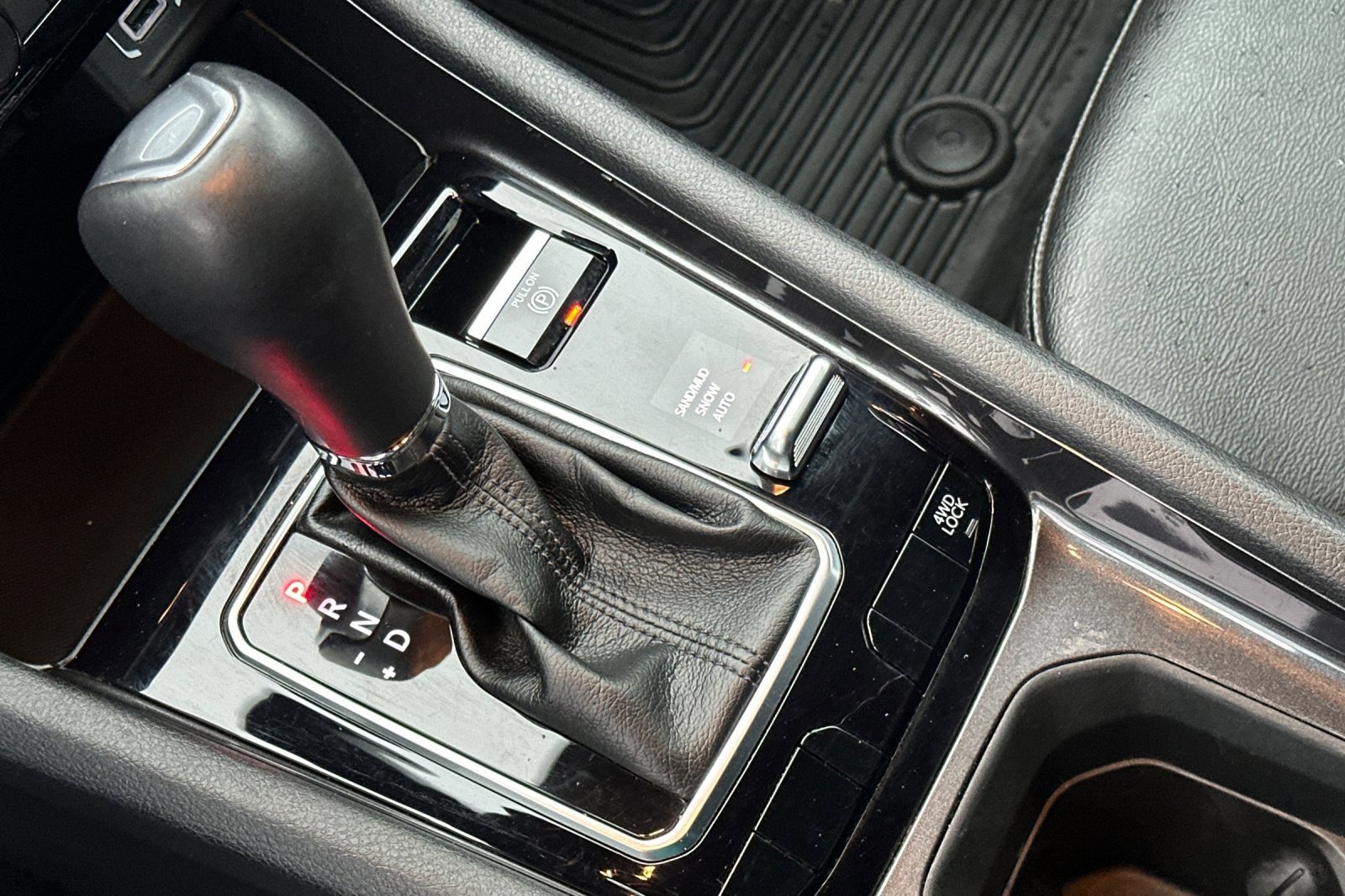 Used 2024 Jeep Compass Latitude image 32