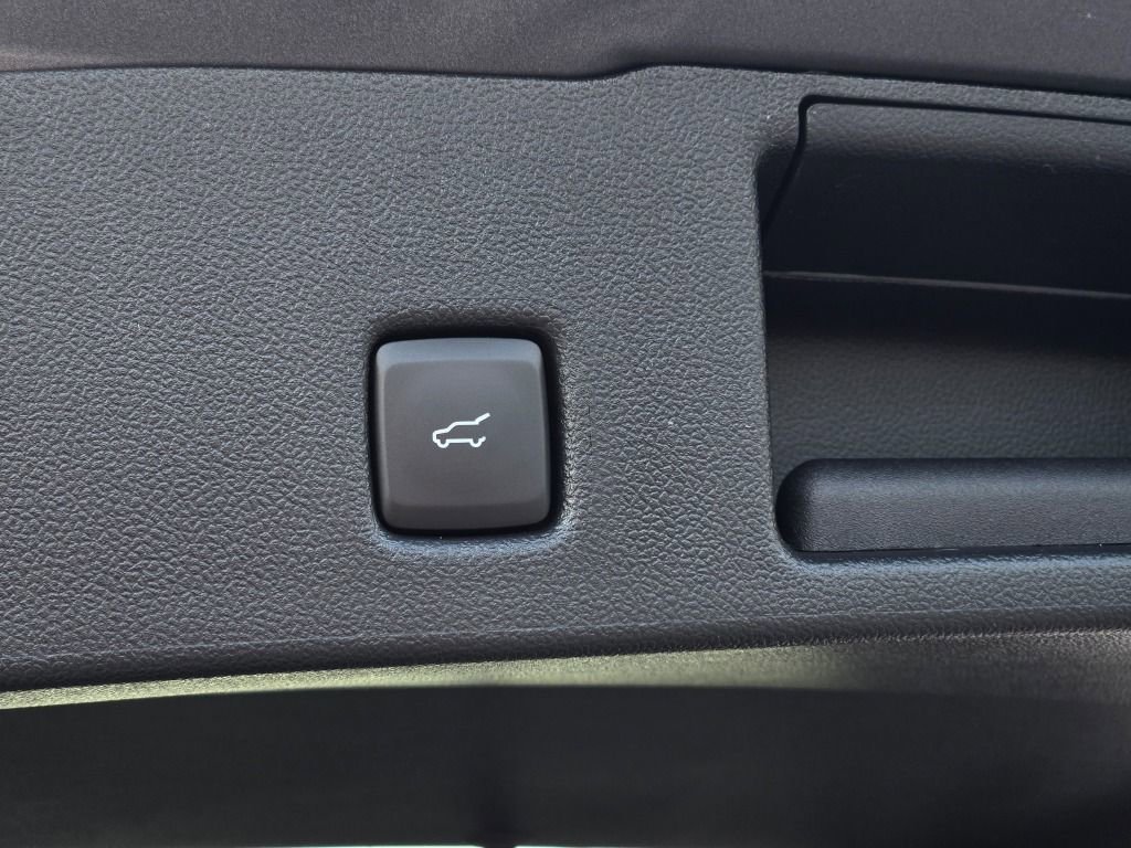 Used 2024 Ford Escape SE image 16