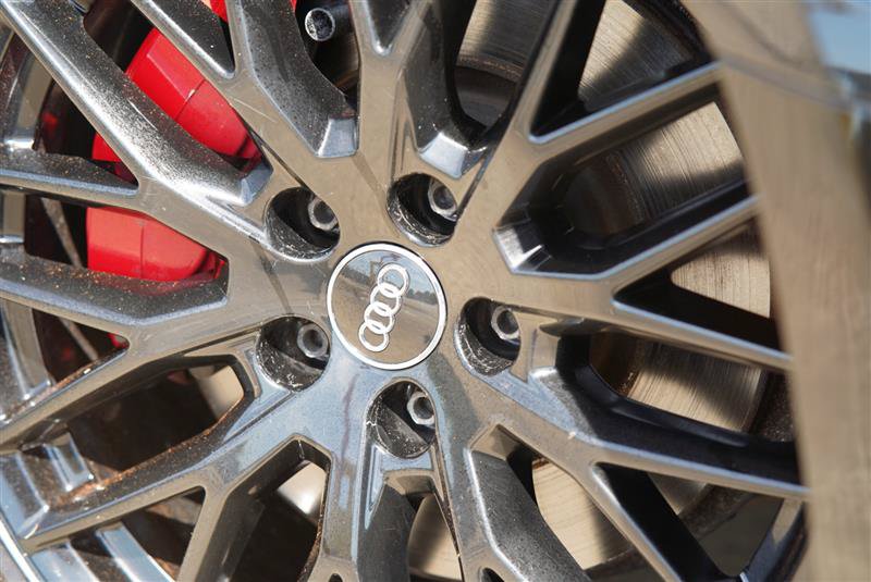 Used 2018 Audi A4 2.0T Premium Plus w/ Premium Plus Package AWD/4WD image 18