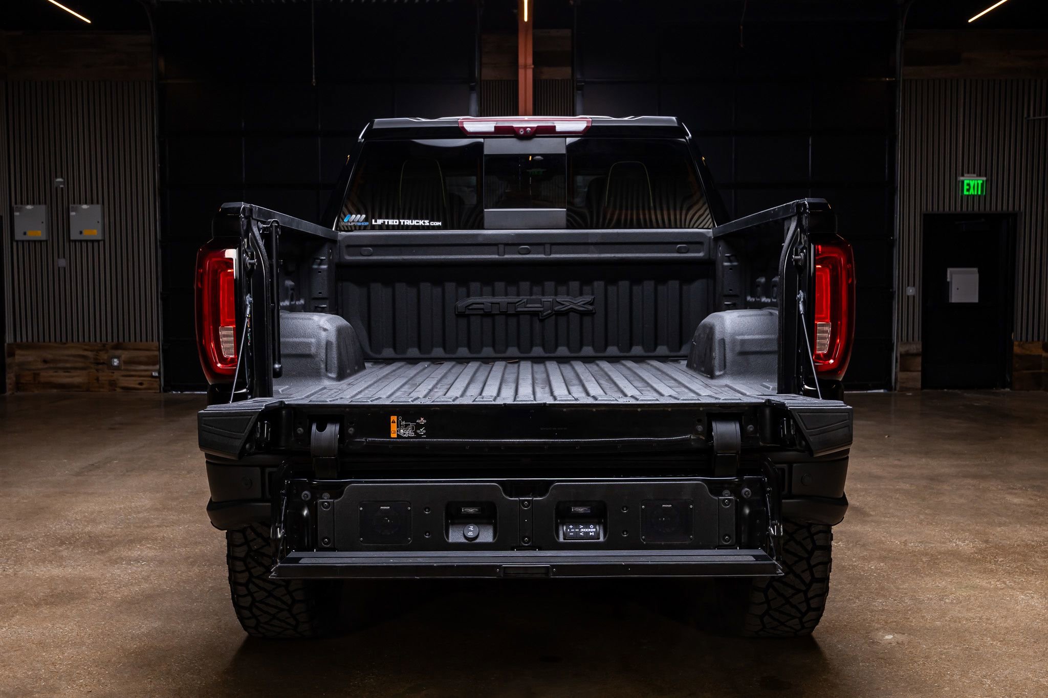 Used 2023 GMC Sierra 1500 AT4X w/ AT4X AEV Edition image 9