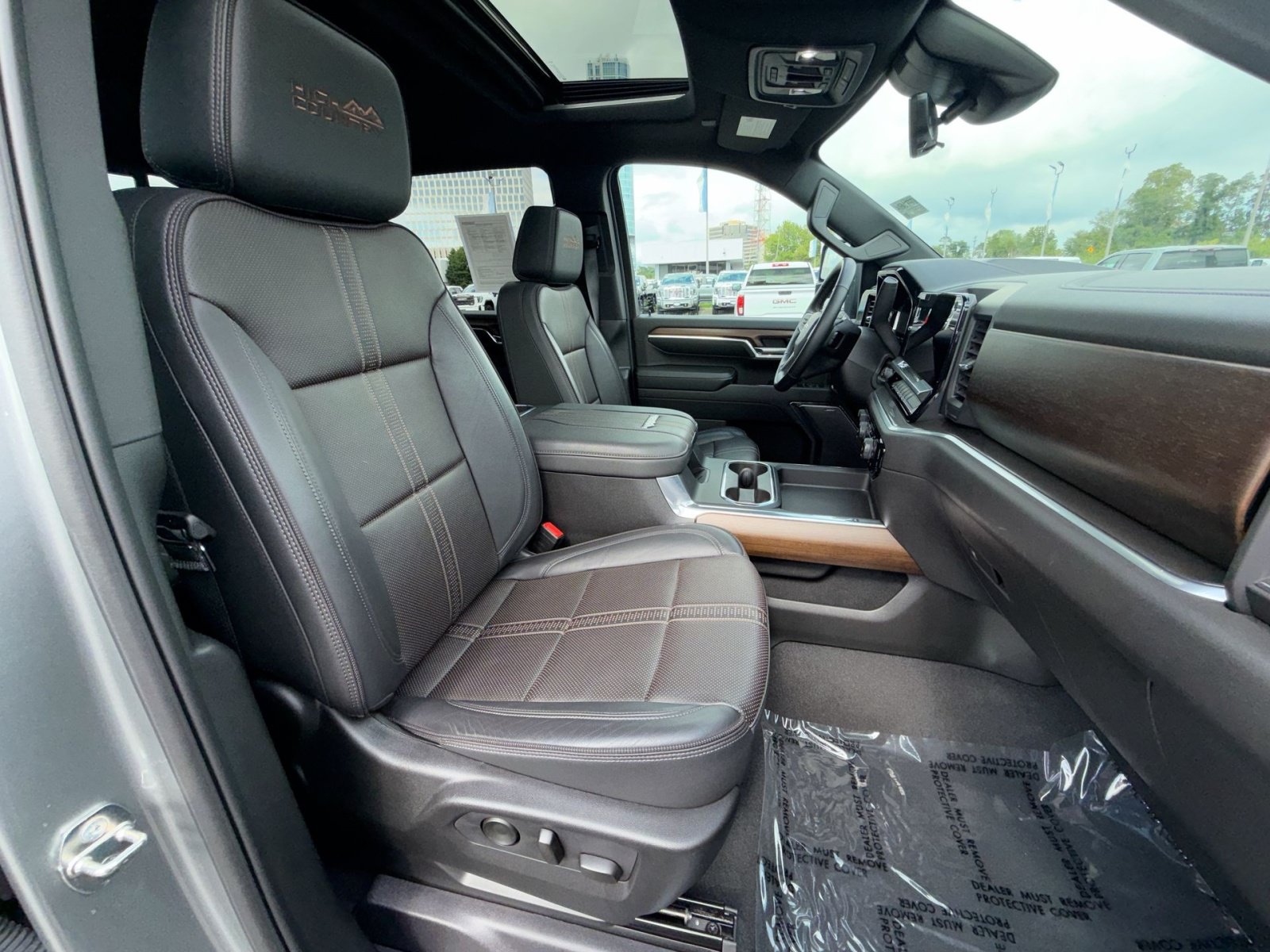 Used 2024 Chevrolet Silverado 2500 High Country w/ High Country Premium Package AWD/4WD image 28