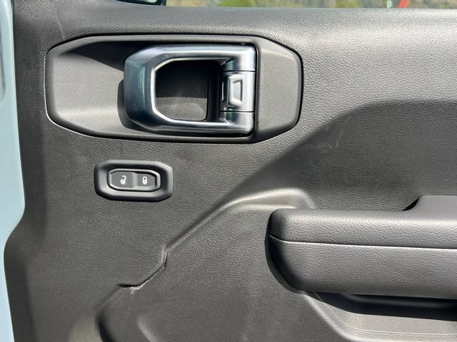 Used 2025 Jeep Gladiator Sport AWD/4WD image 15