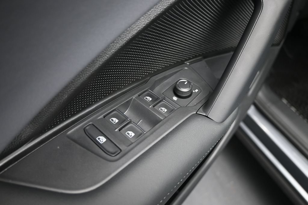 New 2026 Volkswagen Tiguan SE FWD image 20