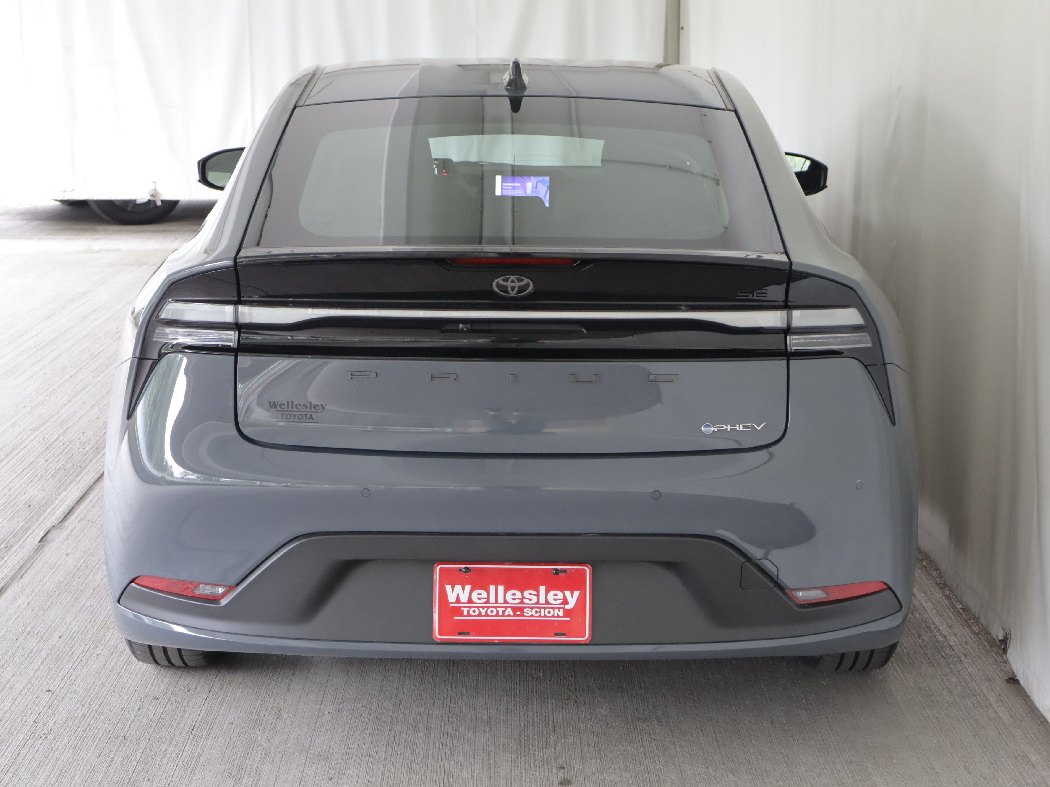 Used 2026 Toyota Prius Plug-In Hybrid FWD image 25