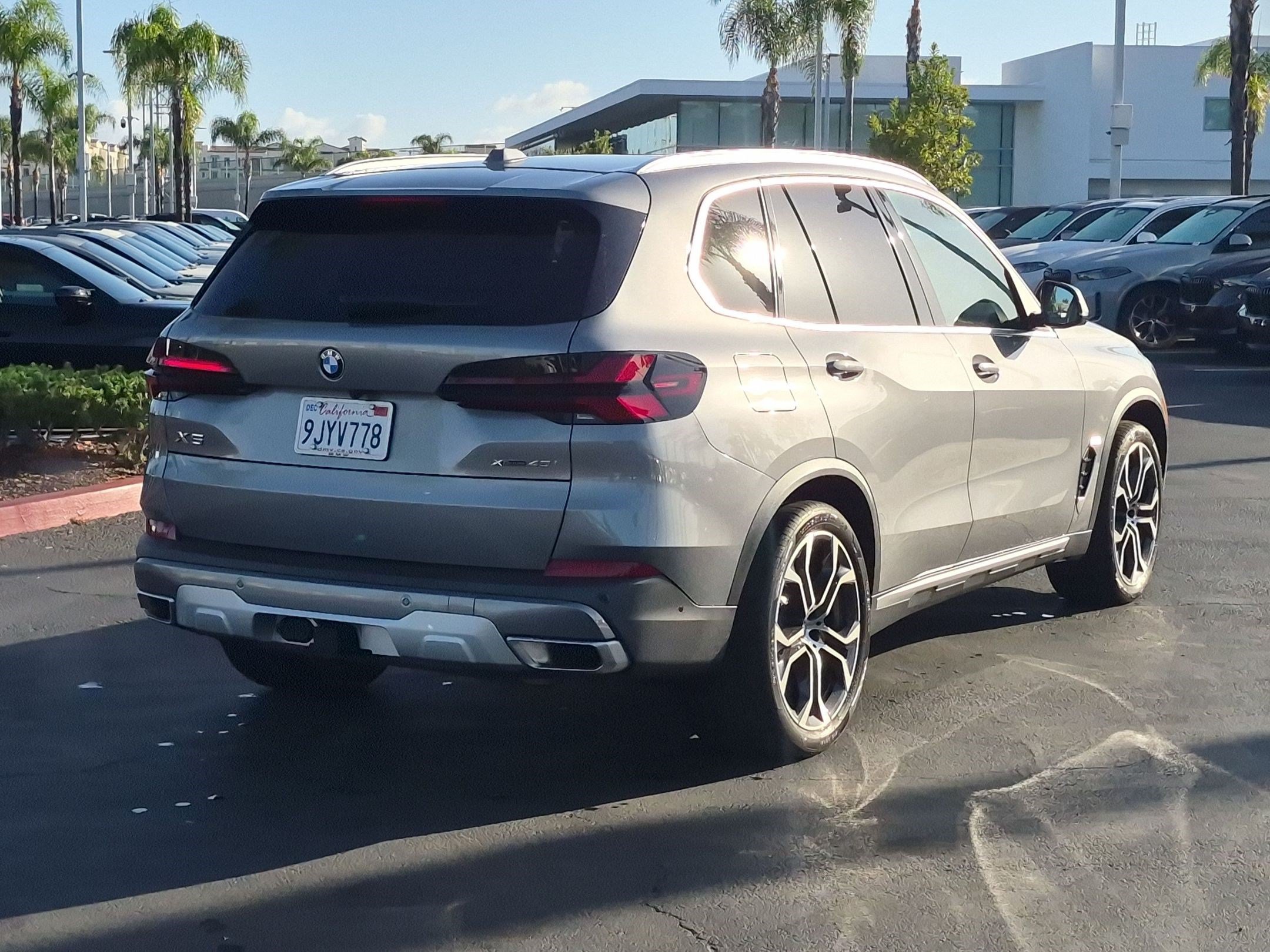 Certified 2024 BMW X5 xDrive40i w/ Premium Package AWD/4WD image 10