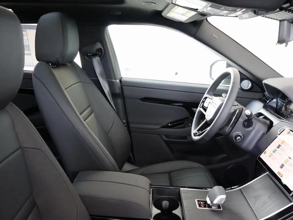 Certified 2026 Land Rover Range Rover Evoque Dynamic SE AWD/4WD image 28