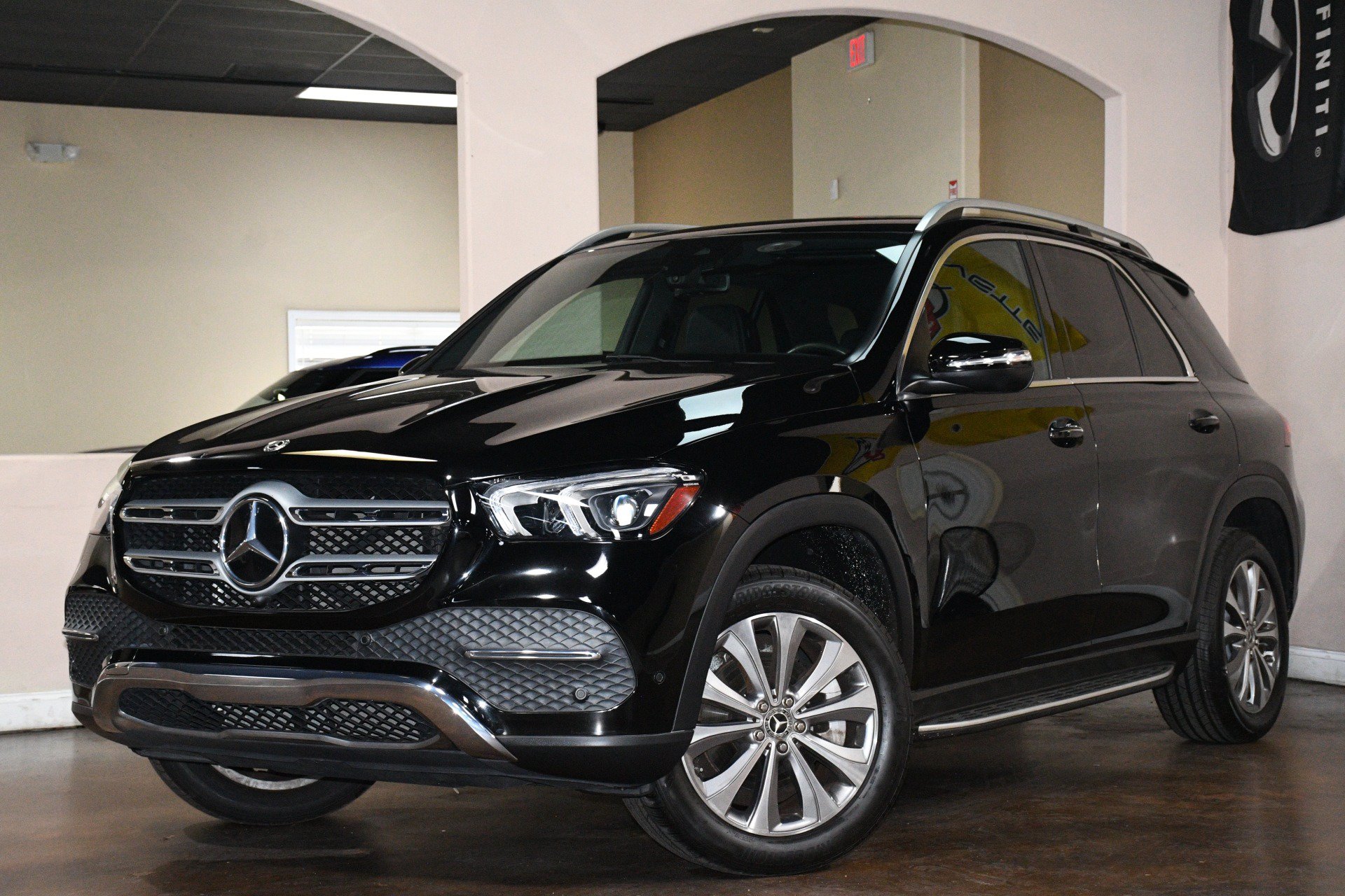Used 2020 Mercedes-Benz GLE 350 4MATIC image 4