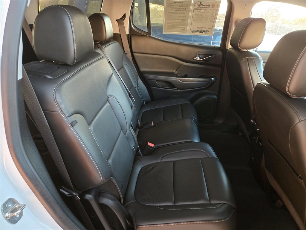 Used 2023 GMC Acadia SLT image 30