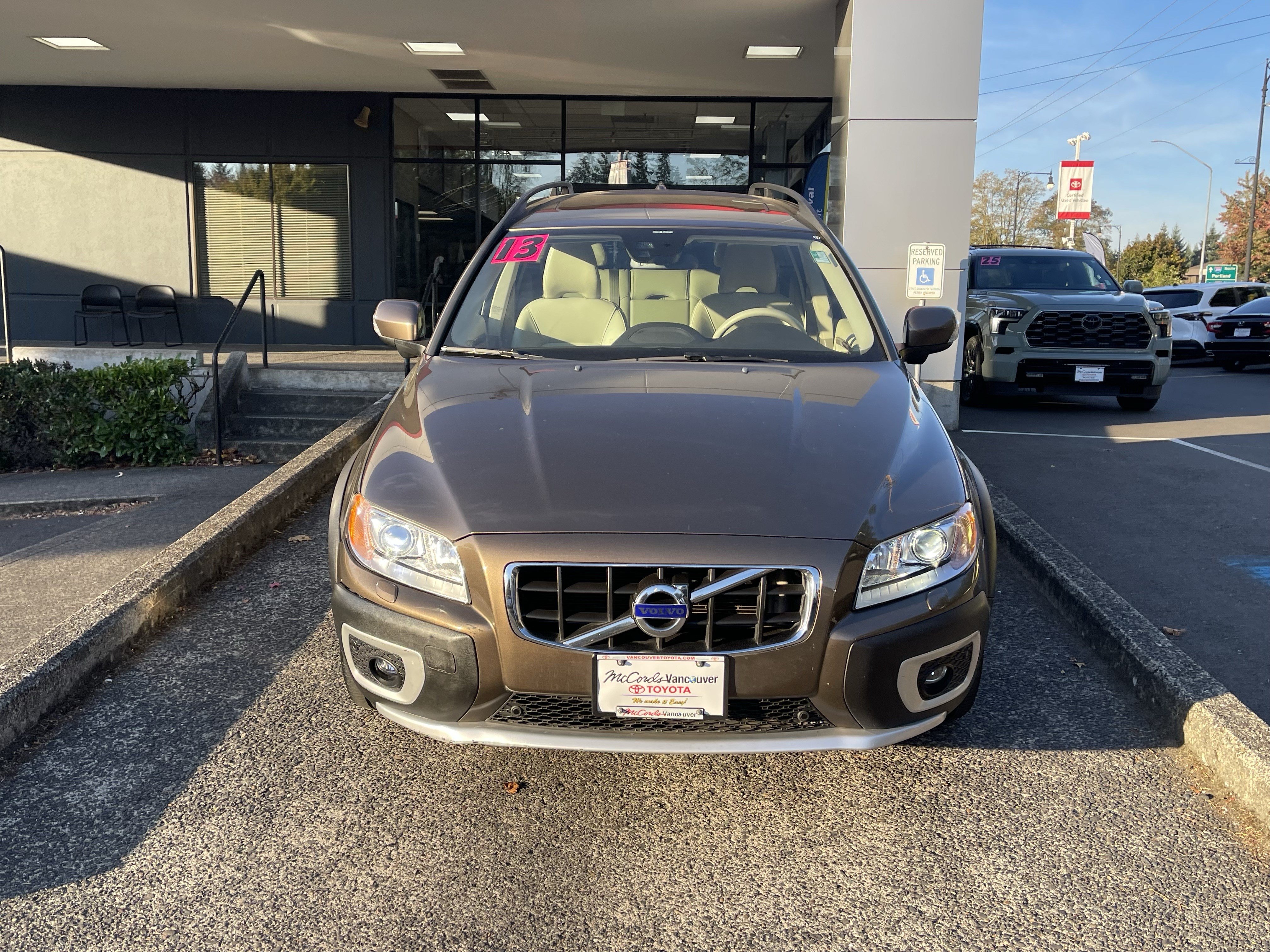 Used 2013 Volvo XC70 T6 AWD/4WD image 2