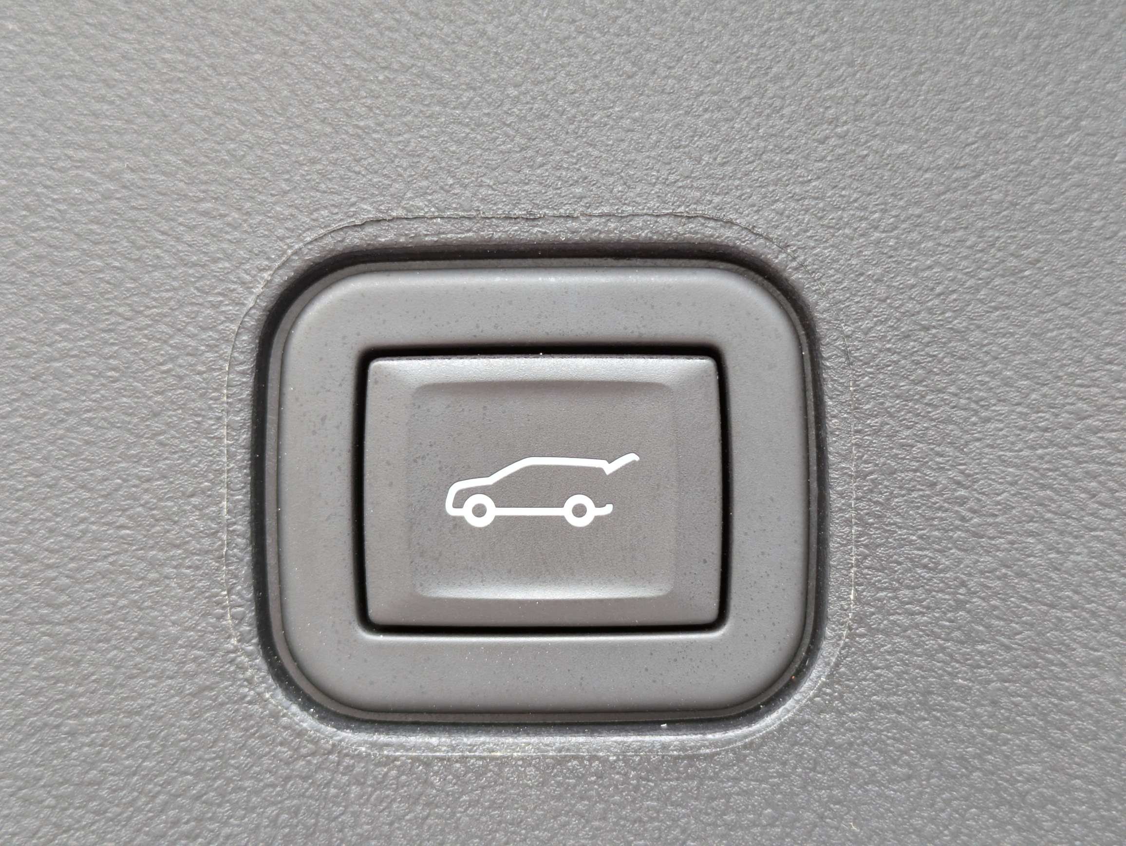 Certified 2024 Cadillac Lyriq Luxury RWD image 10