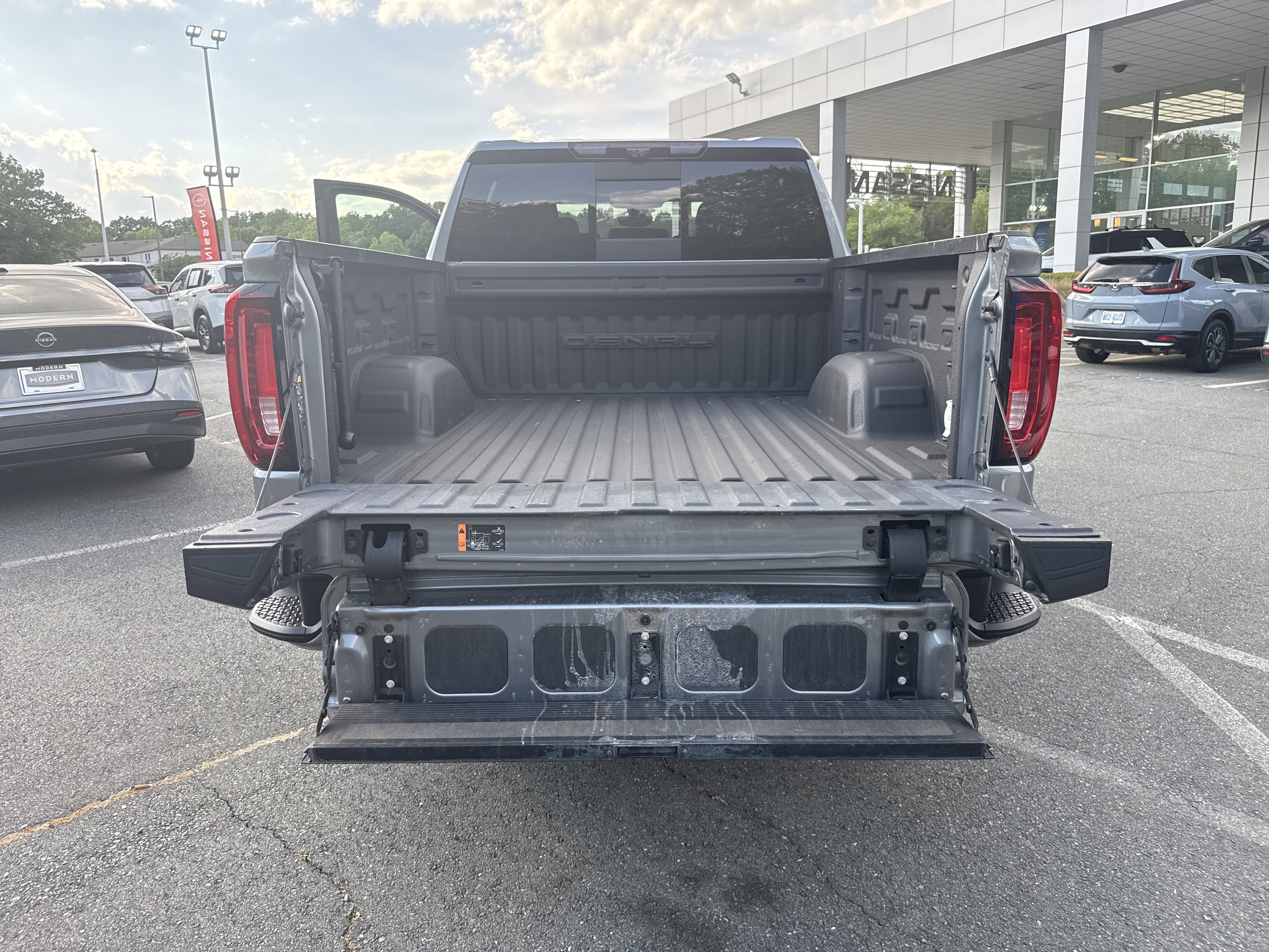 Used 2022 GMC Sierra 1500 Denali w/ Denali Reserve Package AWD/4WD image 57