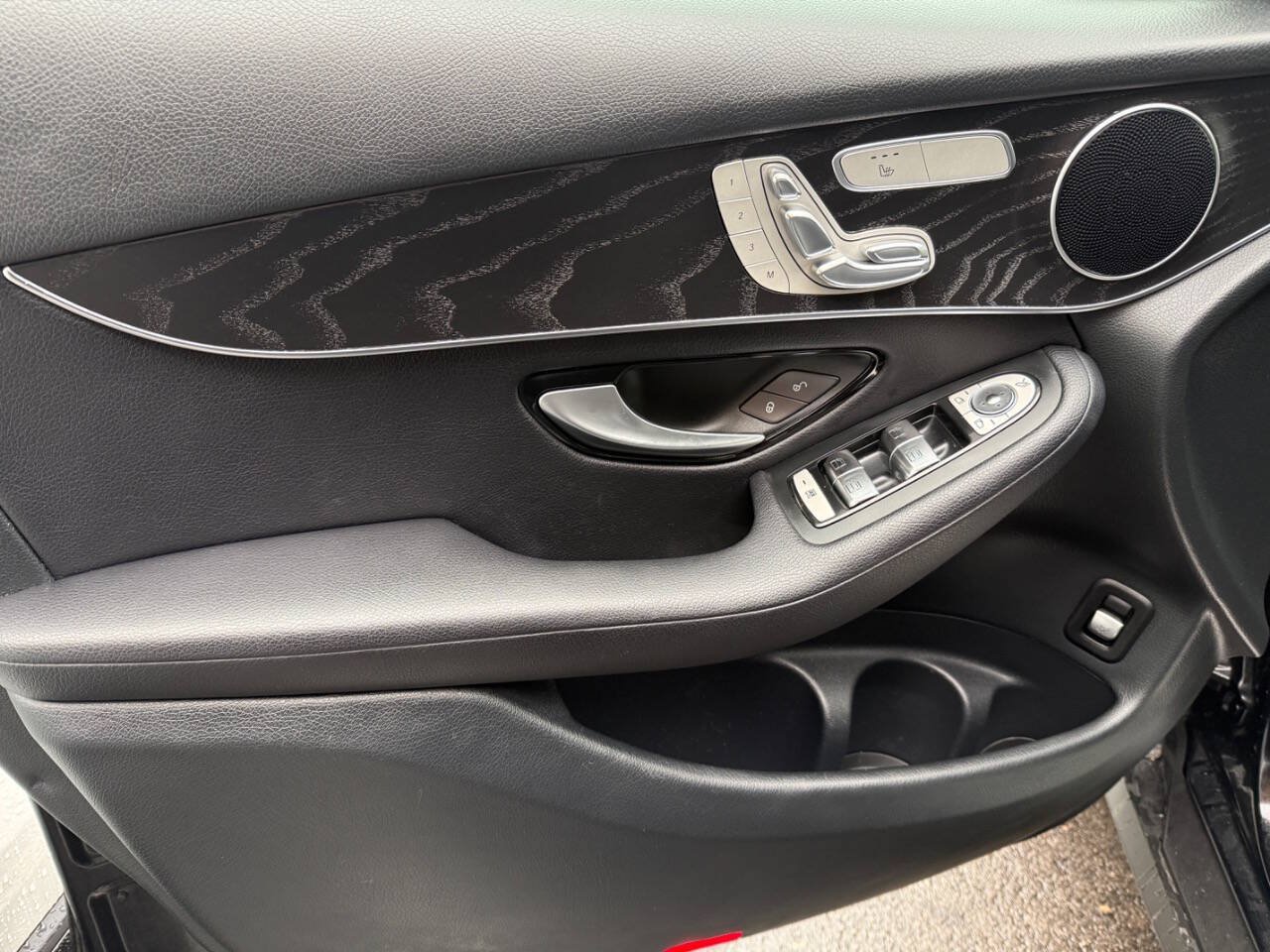 Used 2016 Mercedes-Benz GLC 300 w/ Premium Package image 35