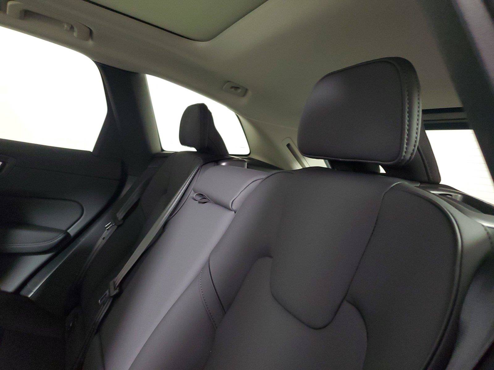 New 2026 Volvo XC60 B5 Core AWD/4WD image 13